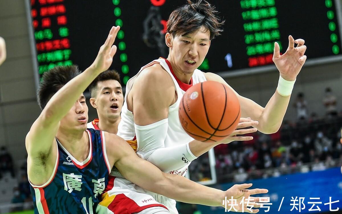 辽宁队|辽宁力克广东夺冠！郭艾伦33分周琦13+17，00年小将17分成奇兵