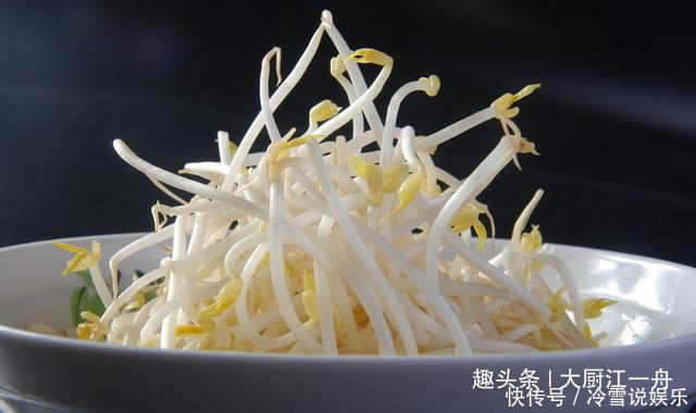 炒豆芽,先放醋还是先放豆芽大厨都不对,难怪豆芽酸涩又难吃
