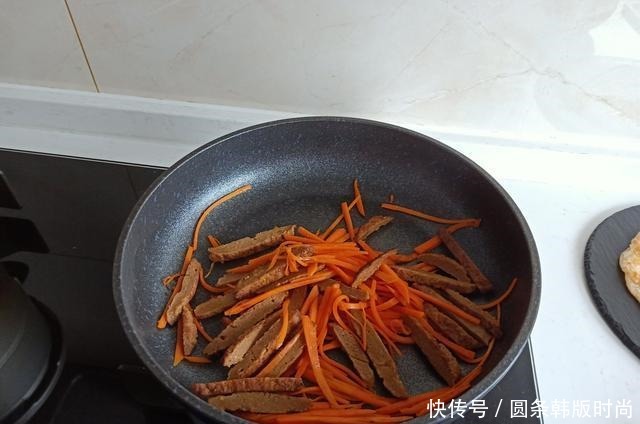 分量|晒晒夫妻俩的轻食早餐,分量少还一人一半,网友老两口也浪漫