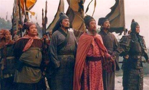 忠义$水浒传中谁是真正的伪君子？并非宋江，此人看似忠义实则真小人