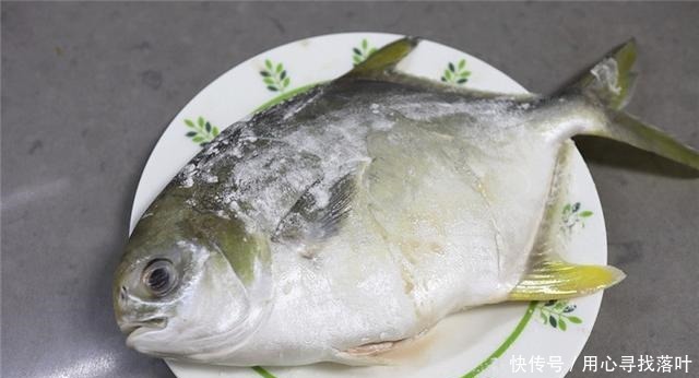  年夜饭做一顿红烧金鲳鱼，肉多刺还少，每一口都是满足