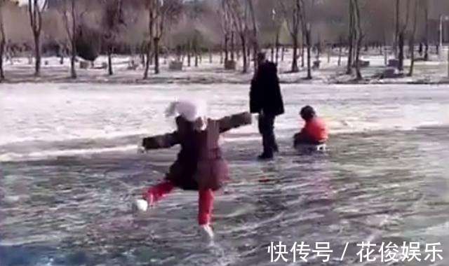 冬天|小女孩花样“滑旱冰”走红,网友:厉害了,这套操作确实很专业!