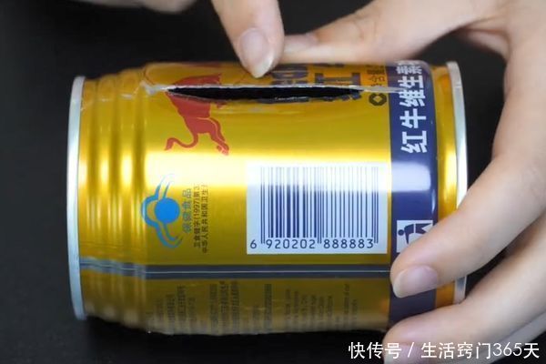 易拉罐不要扔，切几刀放在厨房里，超实用，超市一个要卖几十元！
