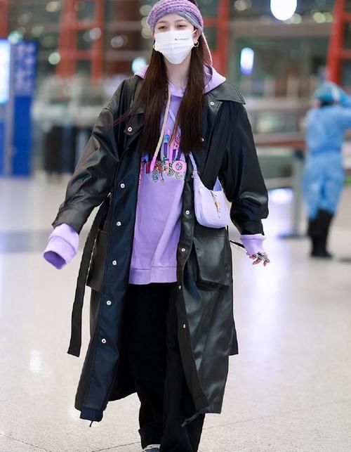 小姐姐|这样巧妙穿卫衣，让你的秋冬搭配，亮眼又有个性