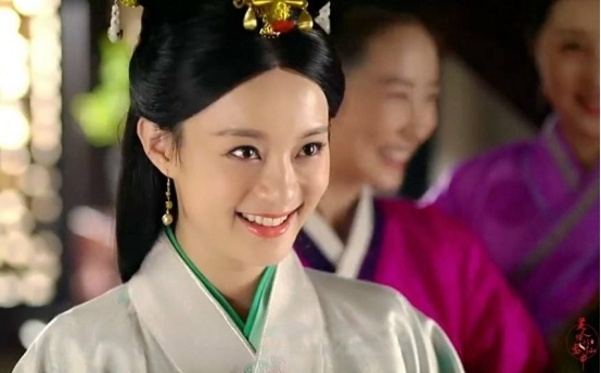 交代|芈月传秦王临死之前交代樗里疾我死后杀了芈月,此女是祸患