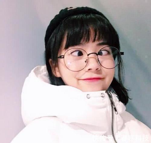 女生脸上有这3条“线”,说明在慢慢变美,能中1个颜值不输校花