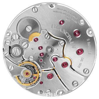 劳力士水鬼,宝珀五十噚,应该选哪一个