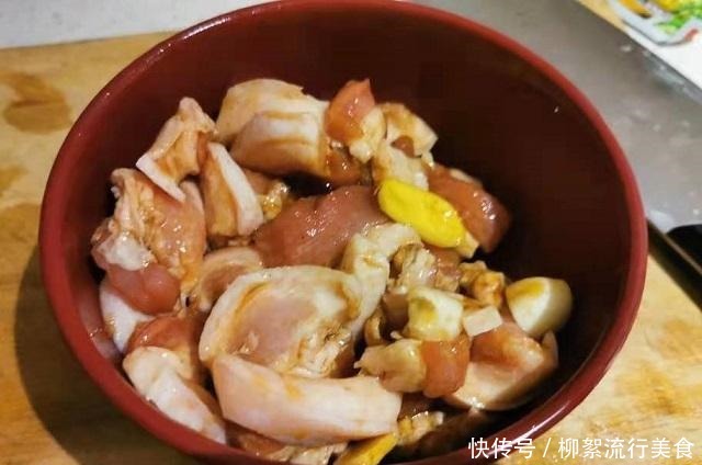 解馋|天冷了,用五花肉做道快手美食,简单蒸熟好吃又解馋,家人都喜欢