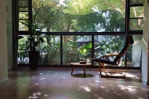 优缺点|纠结：一楼带花园和顶楼带露台的房子，该怎么选？内行人给出答案