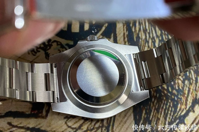 身边朋友都在戴劳力士,我也不能免俗,解毒老绿水鬼