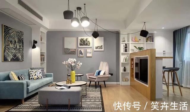 电视|头一次见这样的客厅,电视墙高1.5米,沙发墙做柜子,漂亮又实用