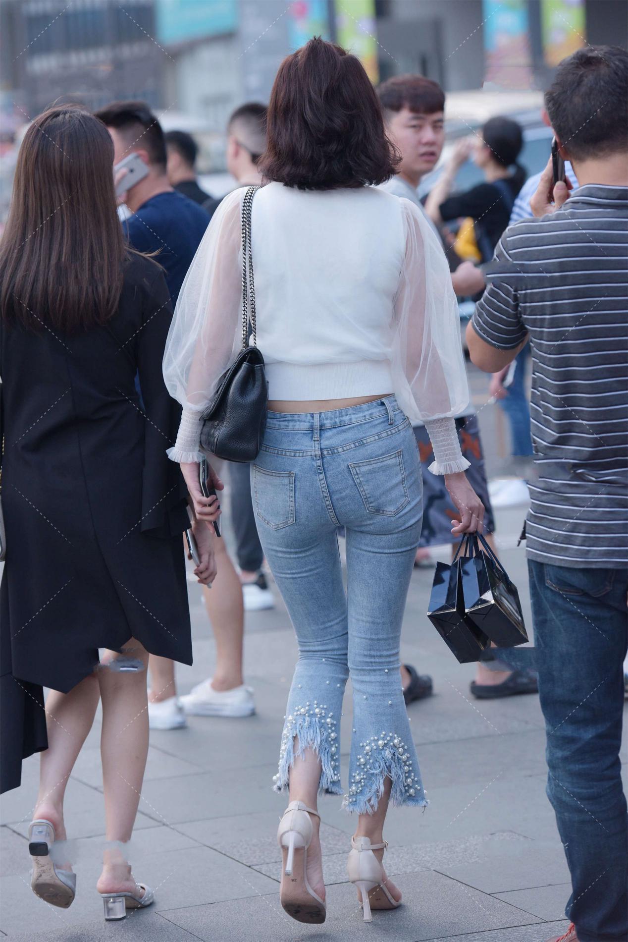 衣服|白色网纱衣服穿上很仙气, 搭配流苏设计的裤子, 看起来仙气飘飘