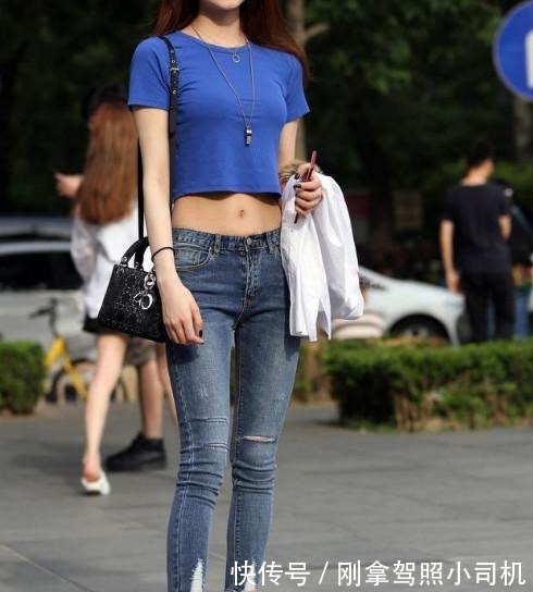 高跟鞋|街拍牛仔裤的穿搭，收腰提臀，提升下半身的比例，显高显瘦！