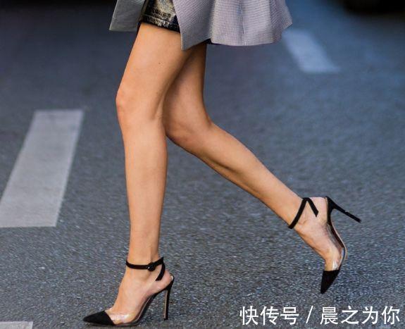 高跟鞋 -细跟鞋没有繁杂的装饰,衬托出完美的腿部