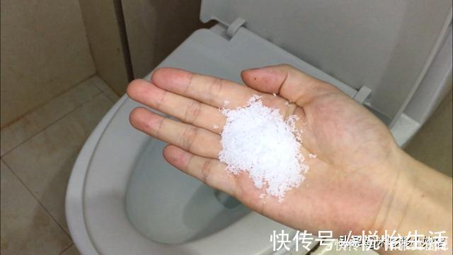 厕所里一定要放一把食盐,一年省下好几百,快提醒家人还不迟