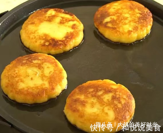 红薯饼吃不腻的做法,不发面,软糯美味,香甜营养,比做馒头简单