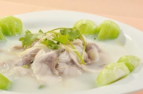 腥味|不管炖什么鱼,只要做到这三点,鱼汤就香,牛奶就白,没有腥味