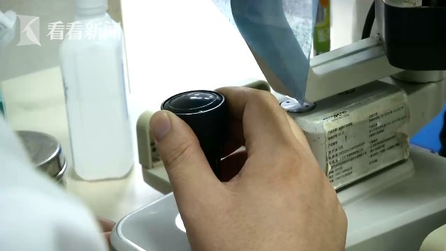 爱尔眼科医院|女子眼皮挤出“牙膏” 她的这些习惯很多人都有