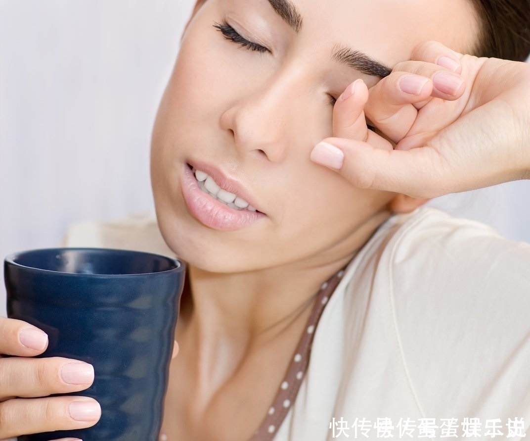 习惯|想要嘴唇变得嫩嫩的,这习惯在抖音上很火,女生知道!