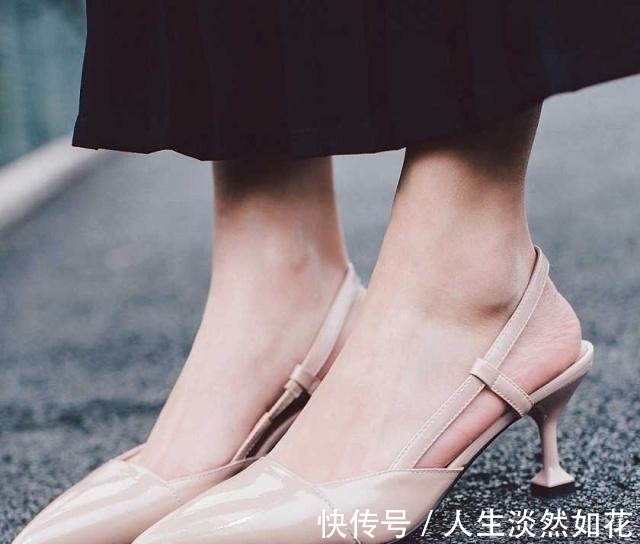 小仙女 夏日穿衣搭鞋子也有讲究,这几双凉鞋百搭有气质,还比较显腿长