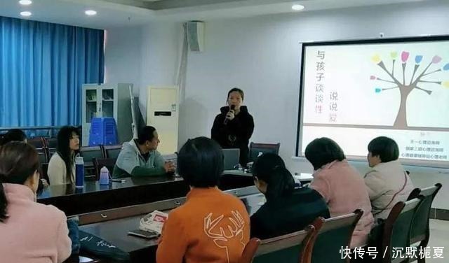 妈妈|“妈妈,你能不能穿上衣服”,8岁孩子的话,让妈妈感到羞愧!