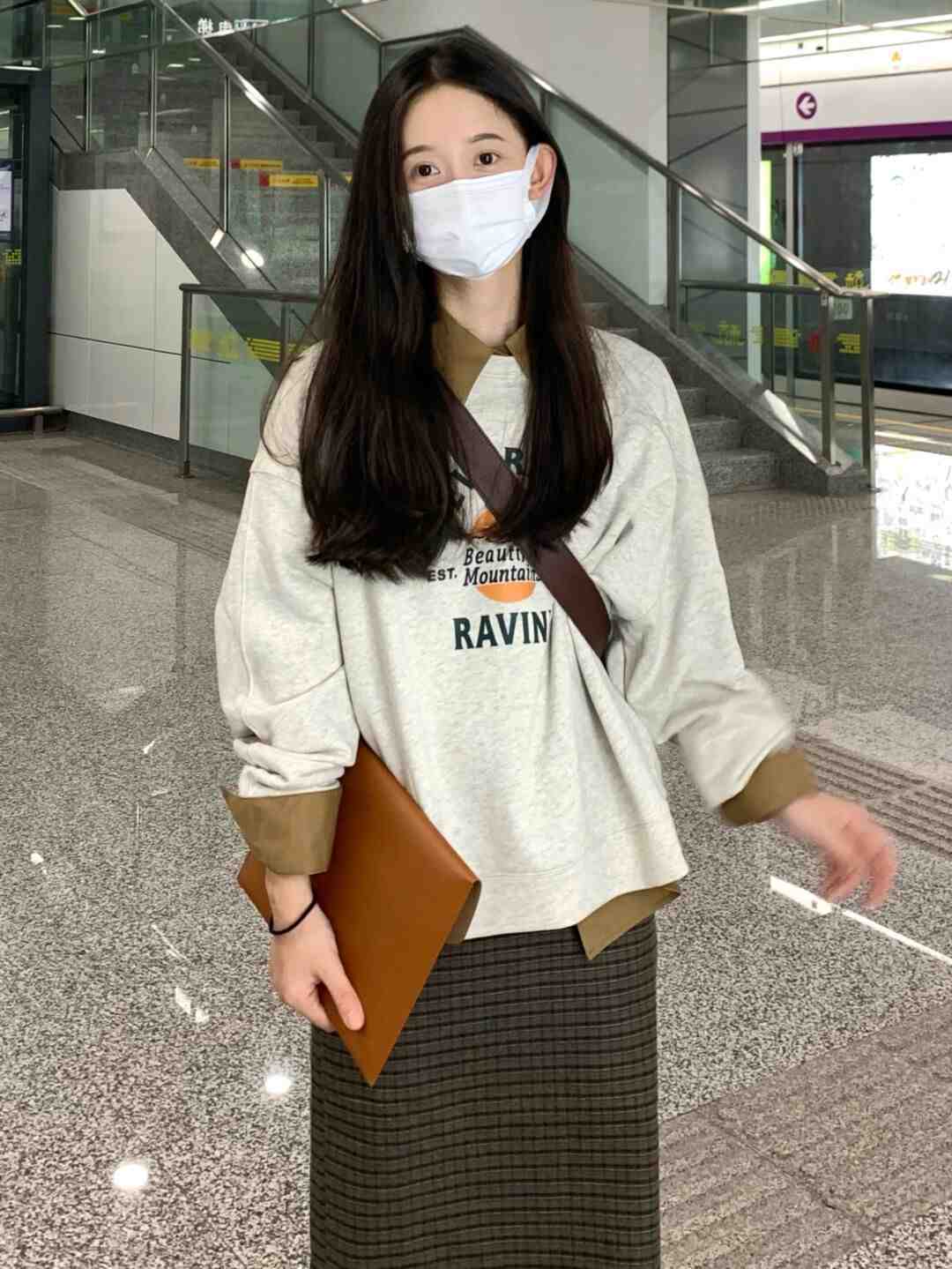 博主 肚子有肉的小仙女别怕!跟着博主这样搭,脱去遮肉外套也不露怯