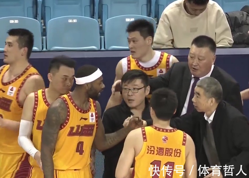 杜锋|23分20板!易建联状态飙升 给杜锋吃了一颗“定心丸”