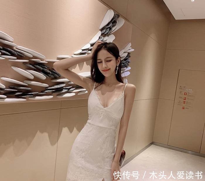  十足|气质小姐姐，身穿白色蕾丝边连衣裙，看着仙气十足！