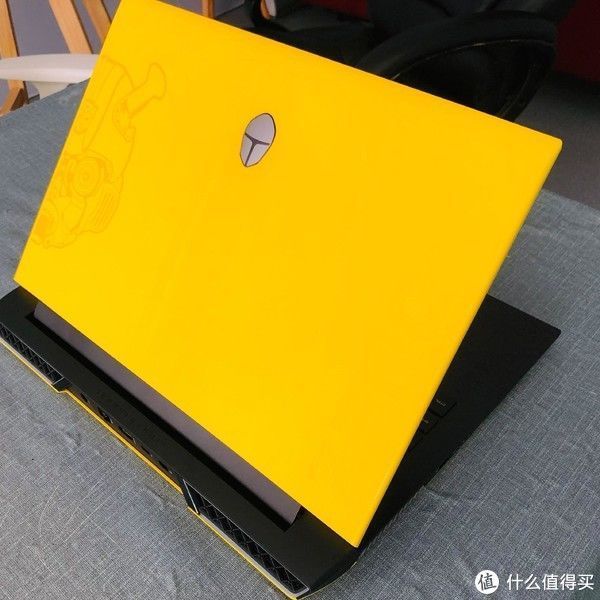 开箱|赛博坦星球万岁 大黄蜂IP定制版 雷神911ZERO游戏本开箱
