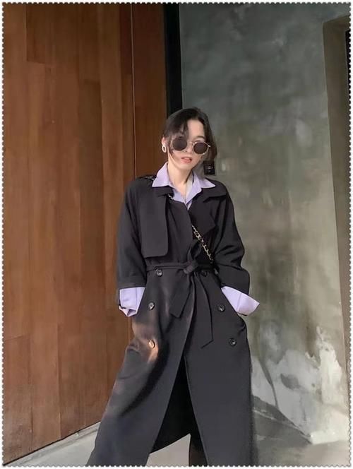 早春穿风衣，颜色和搭配这样选，远离路人感