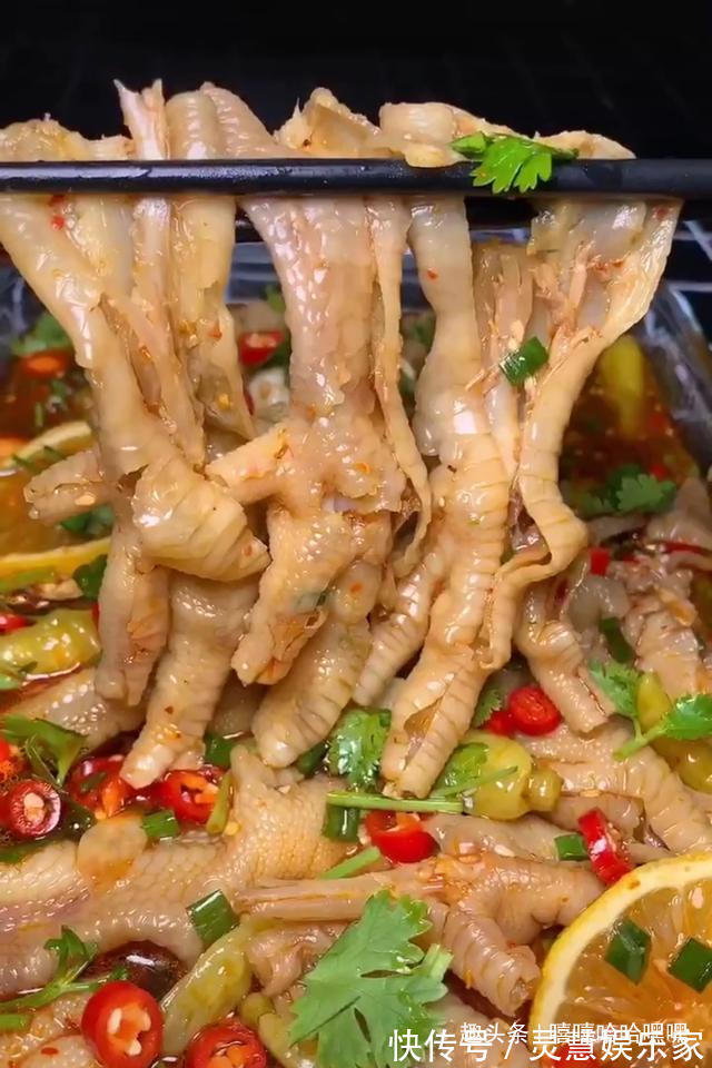 泡椒凤爪|味美自家做,泡椒柠檬凤爪酸辣爽口,清爽开胃,瞬间让人胃口大开