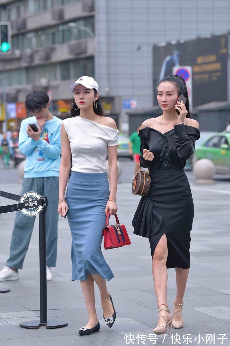 时尚 精致时尚的连衣裙穿出青春气质,散发高雅气质,简单纯净