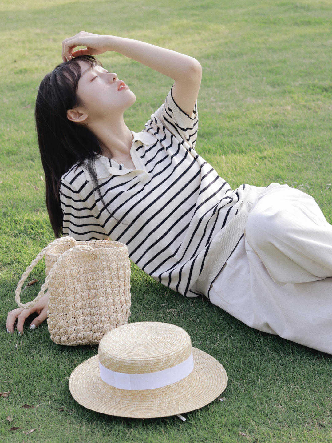 半身裙|如何打造法式风格?条纹T恤搭配白色阔腿裤,显得高级又时髦