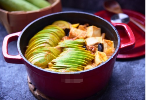 冬天|冬天吃这锅味美,比火锅简单省事,鲜美香辣,连汤汁拌饭都很好吃