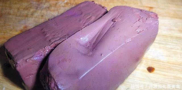 焯水|炒猪血时,牢记别马上下锅,大厨教你一招,猪血嫩滑无腥味