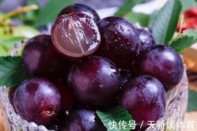 洗葡萄时，别只会用盐水泡，多加1步，农残虫卵统统洗掉，特干净