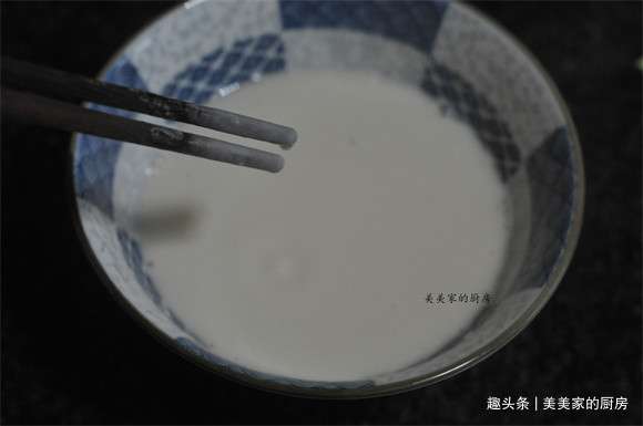 大家都吃凉皮,我却最爱此物,不用发酵不揉面,末伏吃最滋补!