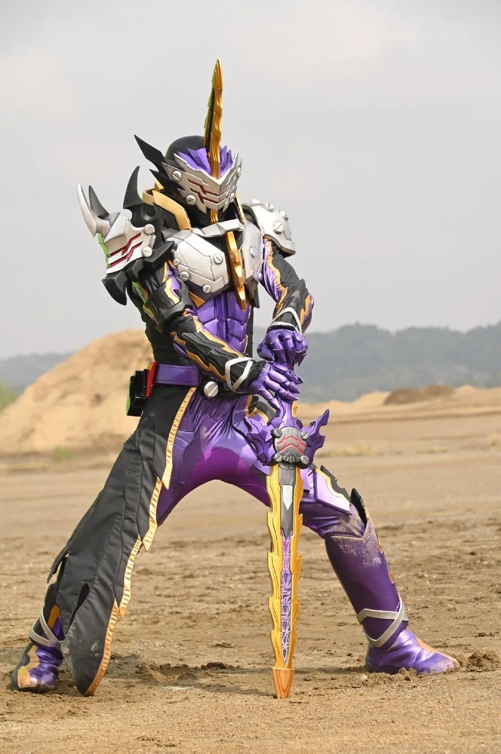 圣刃|《假面骑士圣刃》刃王剑十圣刃登场!