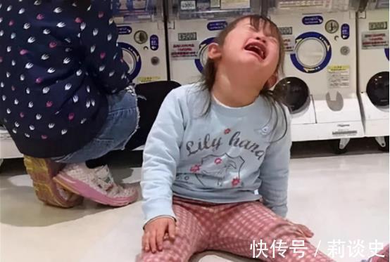 妈妈|妈妈别打了,我不买了,6岁女孩痛哭求饶,父母情绪失控有多可怕