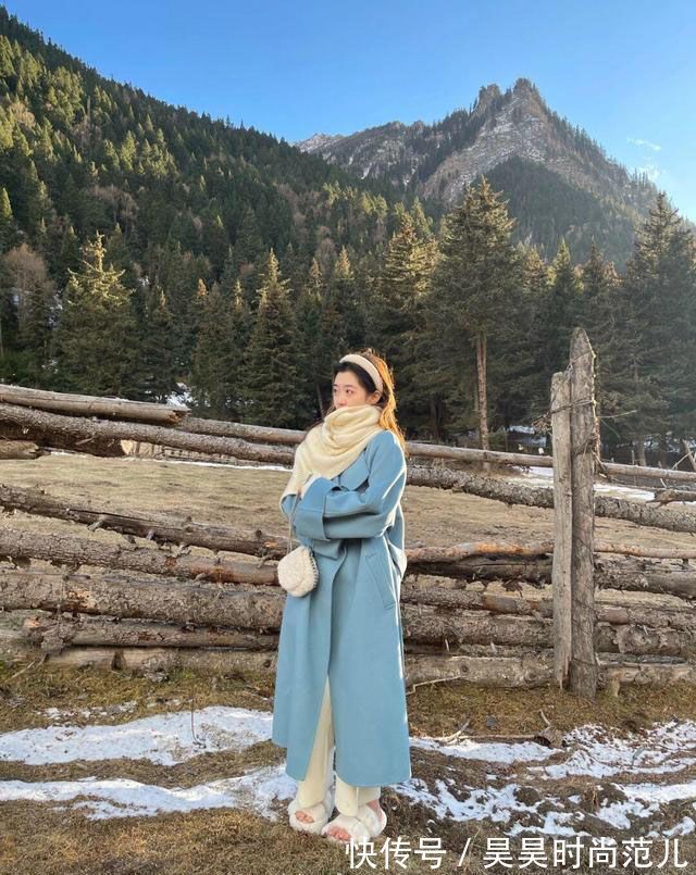 画家帽 冬日温柔风穿搭,还得是大衣+围巾更合适,保暖时尚又不挑年龄