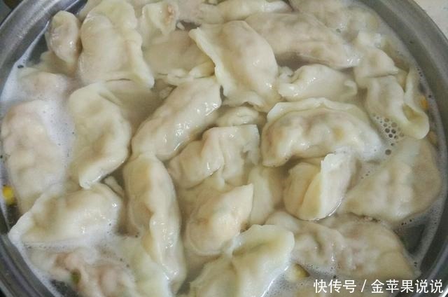 萝卜馅饺子有水怎么办焯水就错了,加点它萝卜不出水不变味