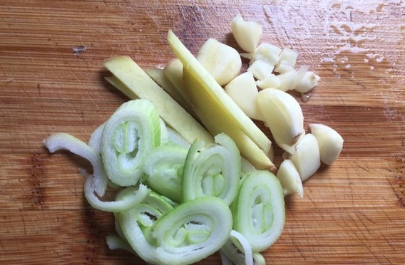 这鱼便宜又没刺，碰到别手软，一次买5斤，营养美味又消化！解馋