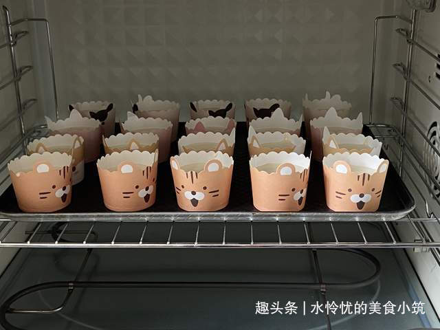 不开裂不回缩的酸奶纸杯小蛋糕，详细做法，保证你可以一次成功