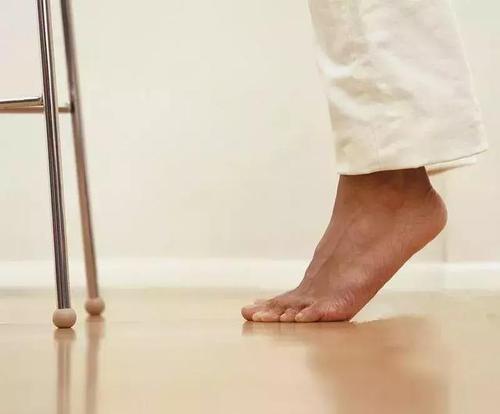 腰痛|每天做1个动作,补肾气、治腰痛,还抗衰老!现在学还不迟