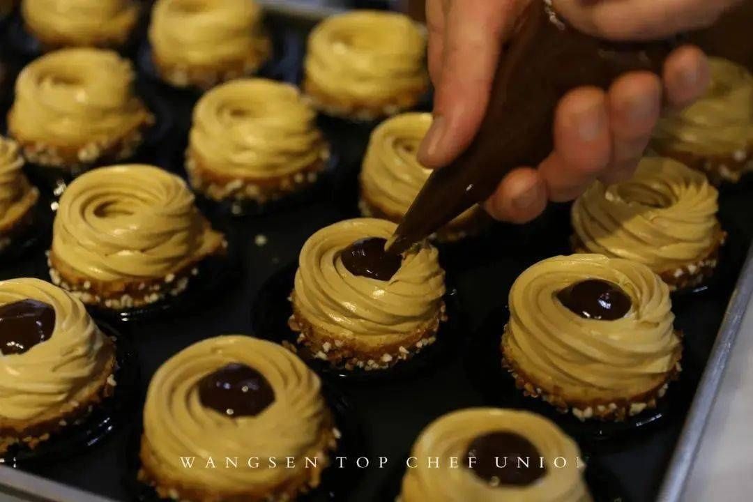 一次就能成功，入口即化的爆浆流心巨无霸泡芙！