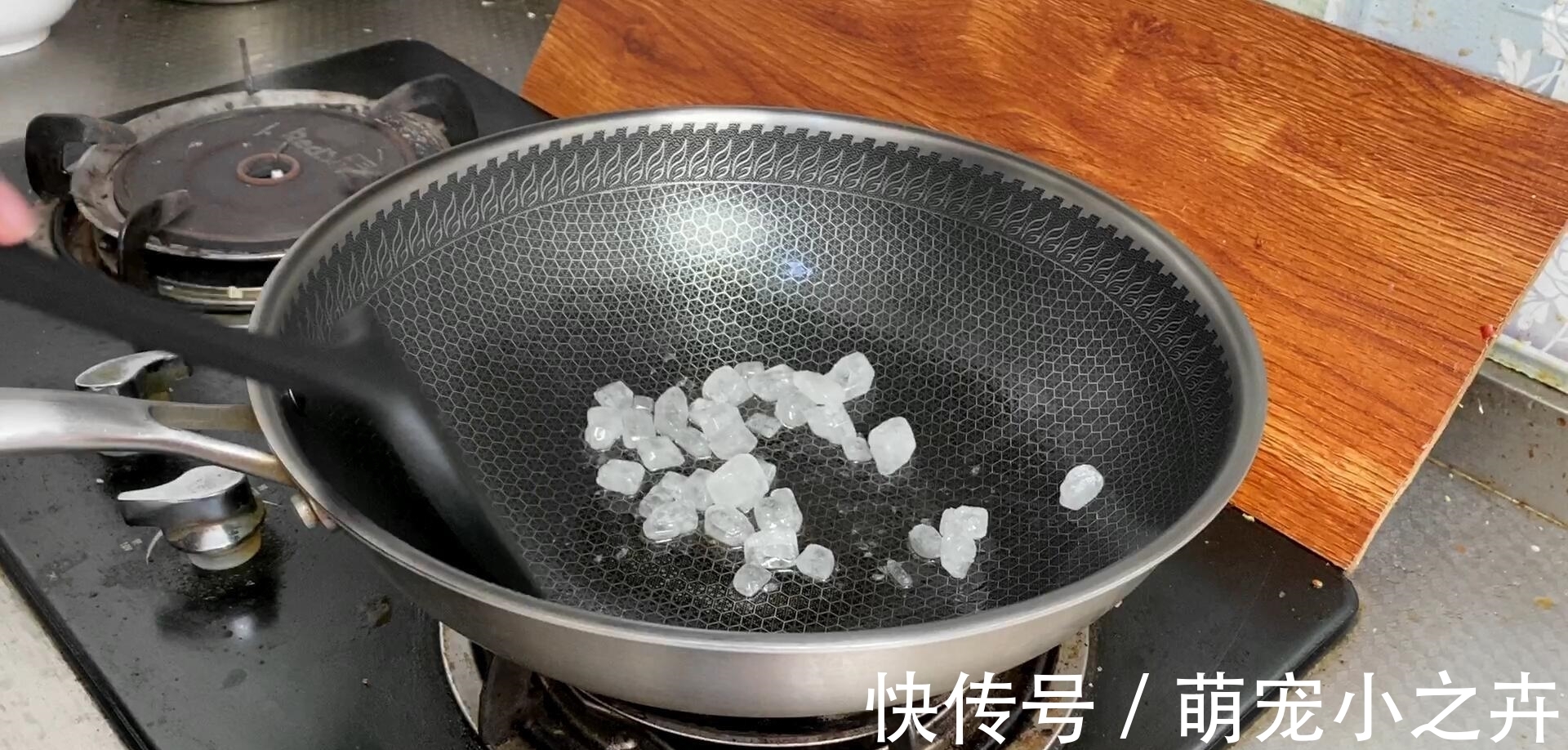 排骨|秋天，遇到这肉要多吃，比排骨便宜，比牛羊肉香，炖一锅太馋人