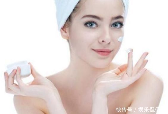 精华液|精华液早晚都得擦一问美容师,好多人弄错,皮肤变差还浪费钱!