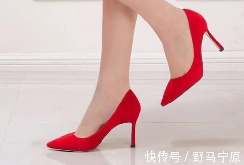 女人 时尚女人日记:女生们觉得穿高跟鞋,细高跟才是性感的吗