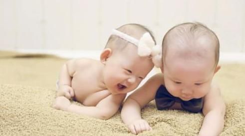 龙凤胎|爸爸姓甄,随口为龙凤胎宝宝起名,上户口工作人员狂赞水平高