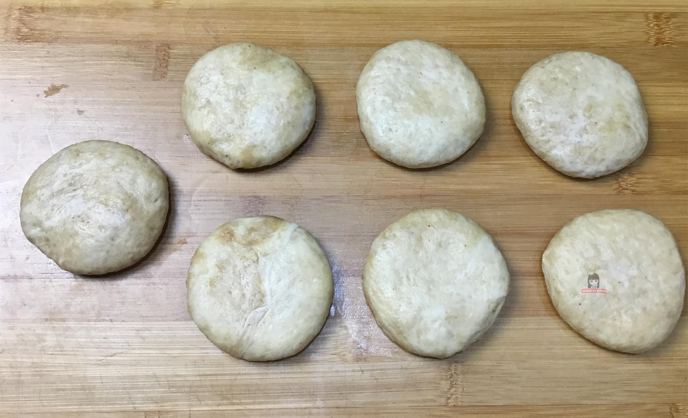 酥脆|想吃麻酱烧饼吗?今天教你自己在家做,酥脆香甜,个个鼓大包